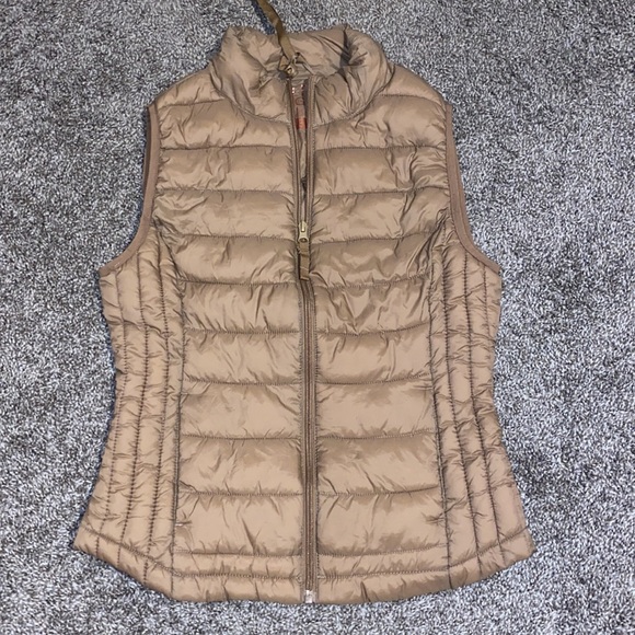 Packable Lightweight Vest - Picture 2 of 3